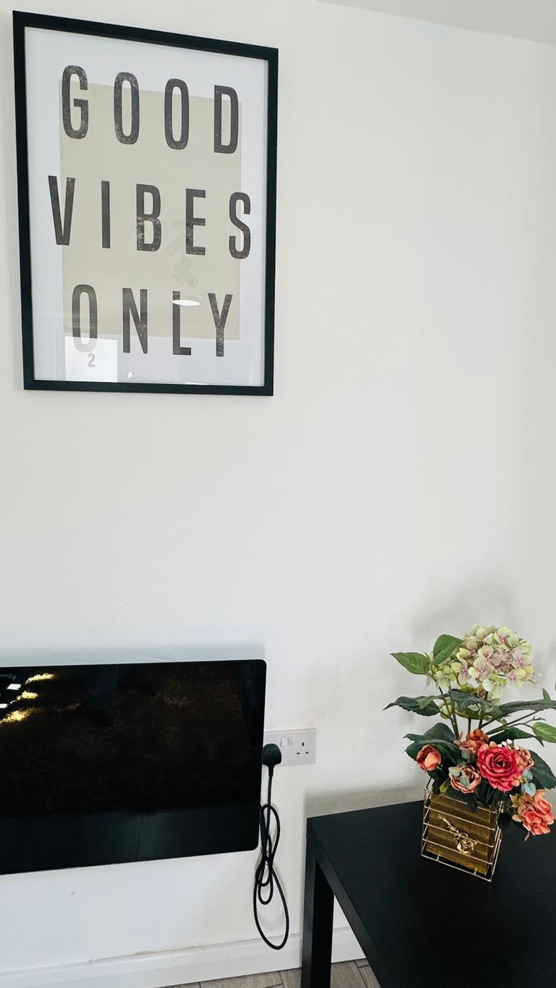 Cosy And Comfy Apartment London Ngoại thất bức ảnh