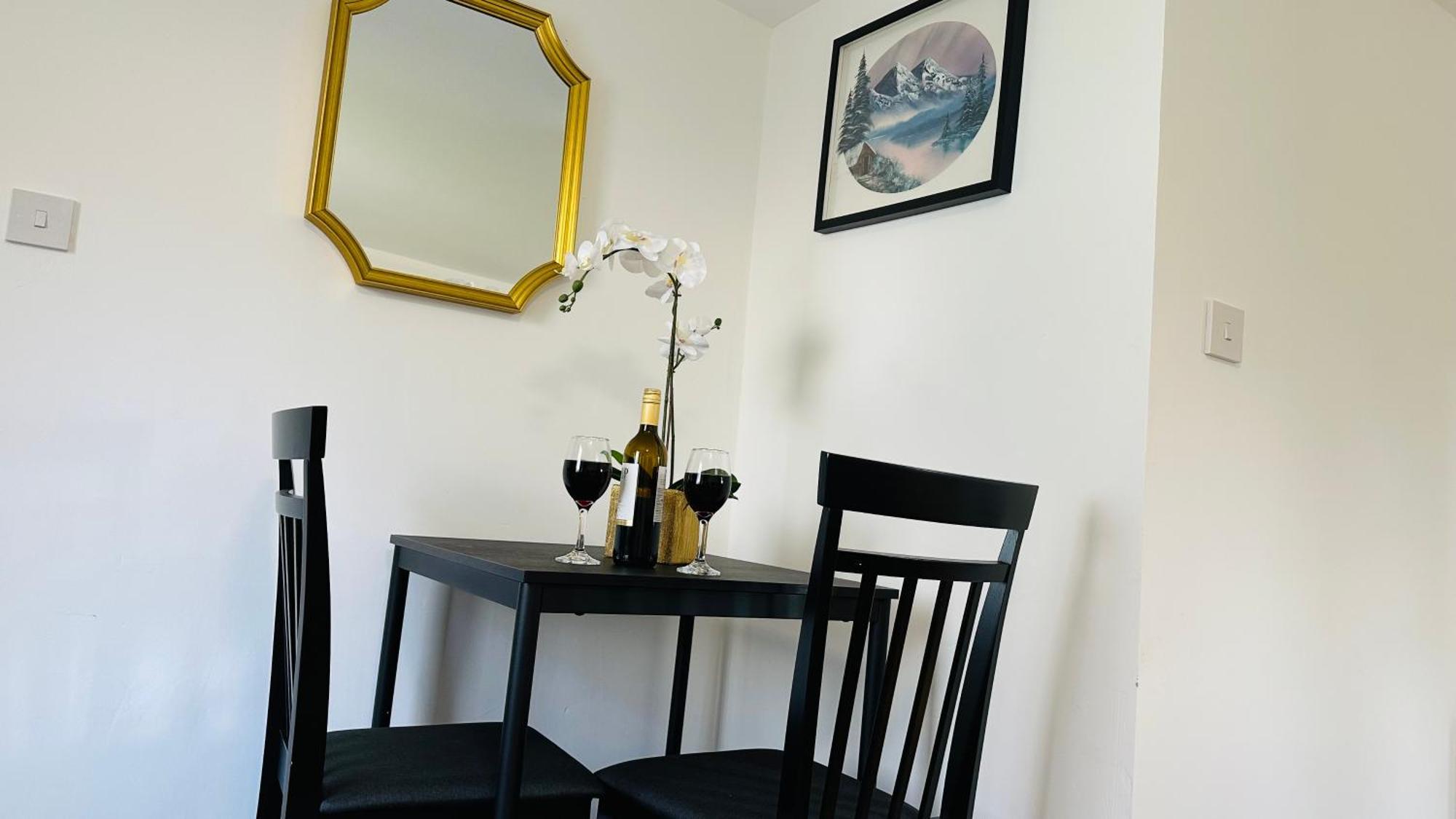 Cosy And Comfy Apartment London Ngoại thất bức ảnh